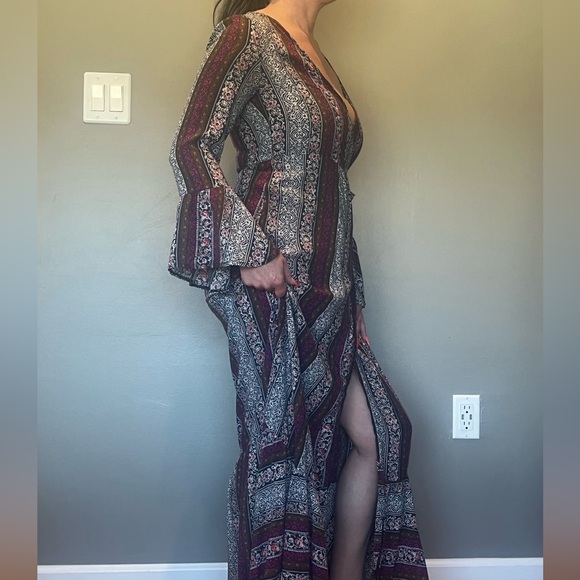 Bohemian floor length bell sleeved wrap dress - Picture 3 of 11